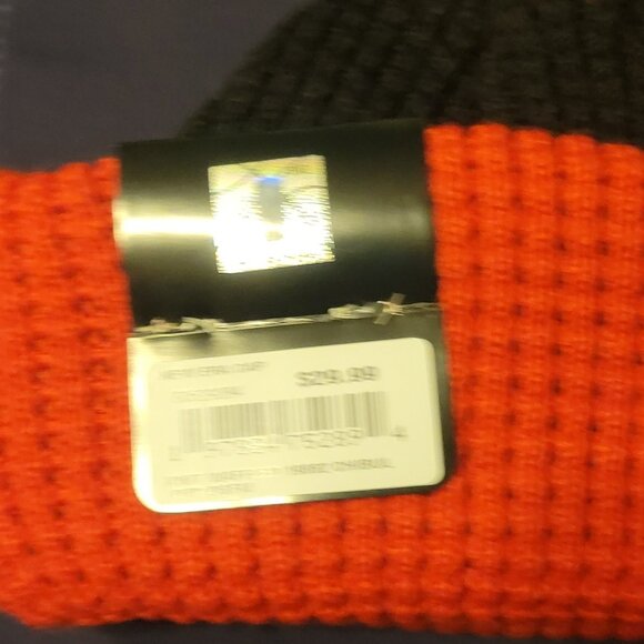 NEW ERA CHICAGO BULLS WAFFLE KNIT BEANIE - Picture 4 of 5